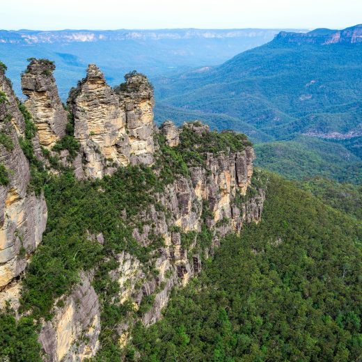 Picture of the iconic view of the Three Sisters in the Blue Mountains