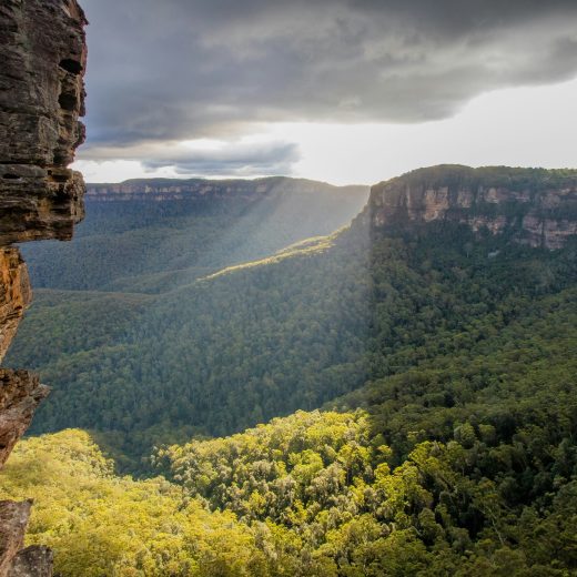 Rocky cliff overhang in the Blue Mountains NSW